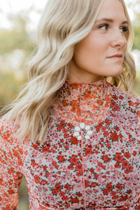 Red mesh floral under sleeve